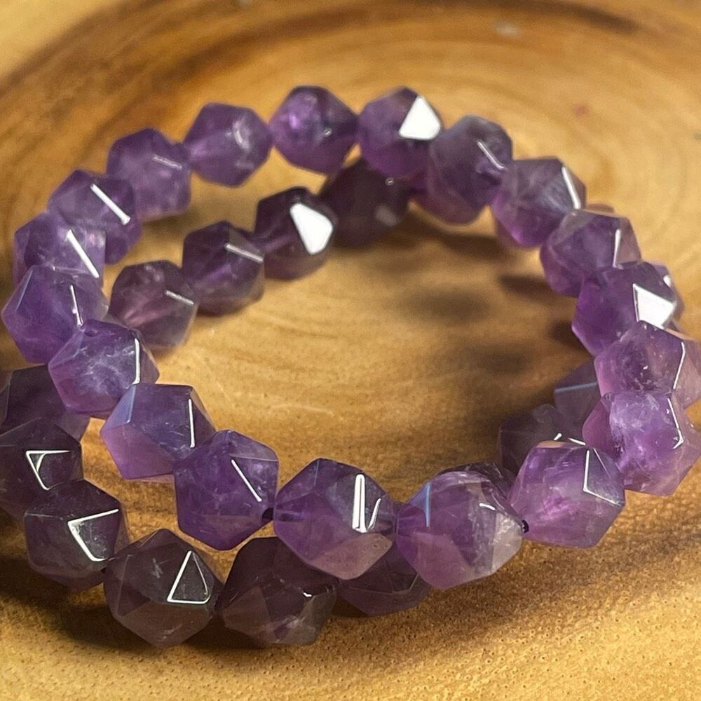 Amethyst purple diamond stretch beaded bracelet 7” crystal healing beads 8mm ONE